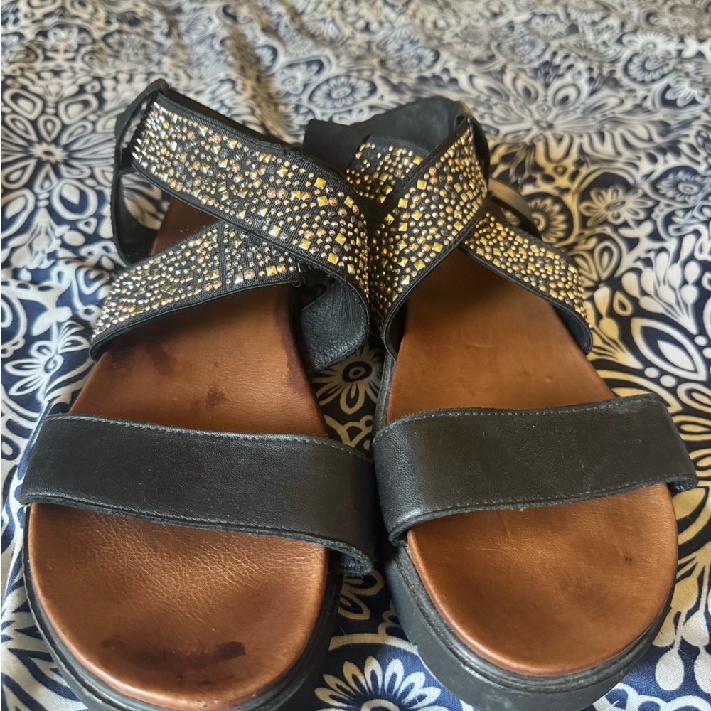 Women size 10 Vince Camuto sandals